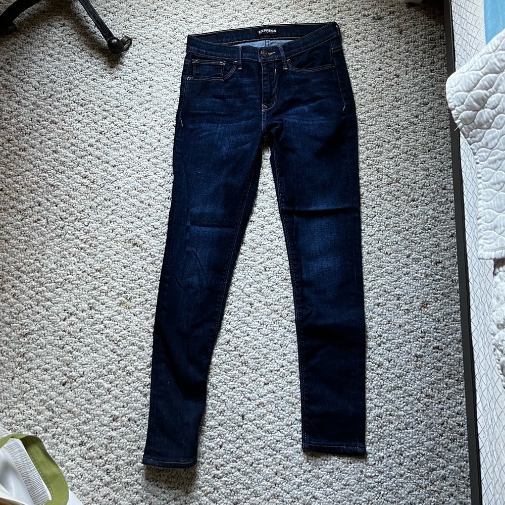 Like new Express dark wash jeans